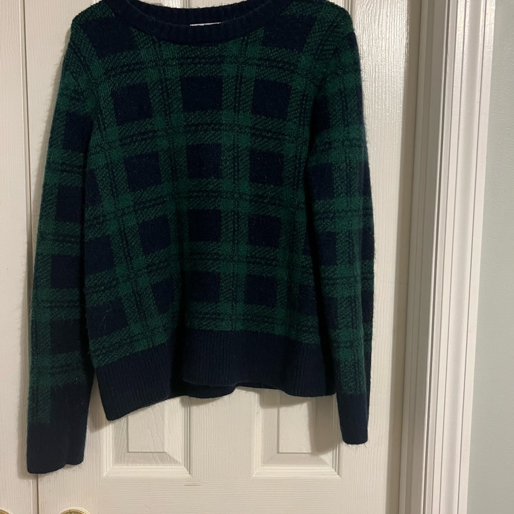 Old navy plaid sweater